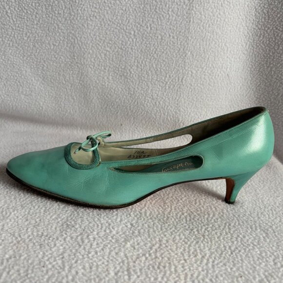 Vintage 1960s Saks Fifth Avenue Mint Green Heels - Picture 2 of 15